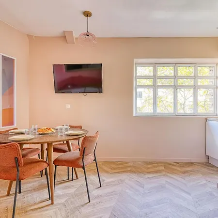 Appartamento Bright 2 Bedrooms & Air Conditioning 17