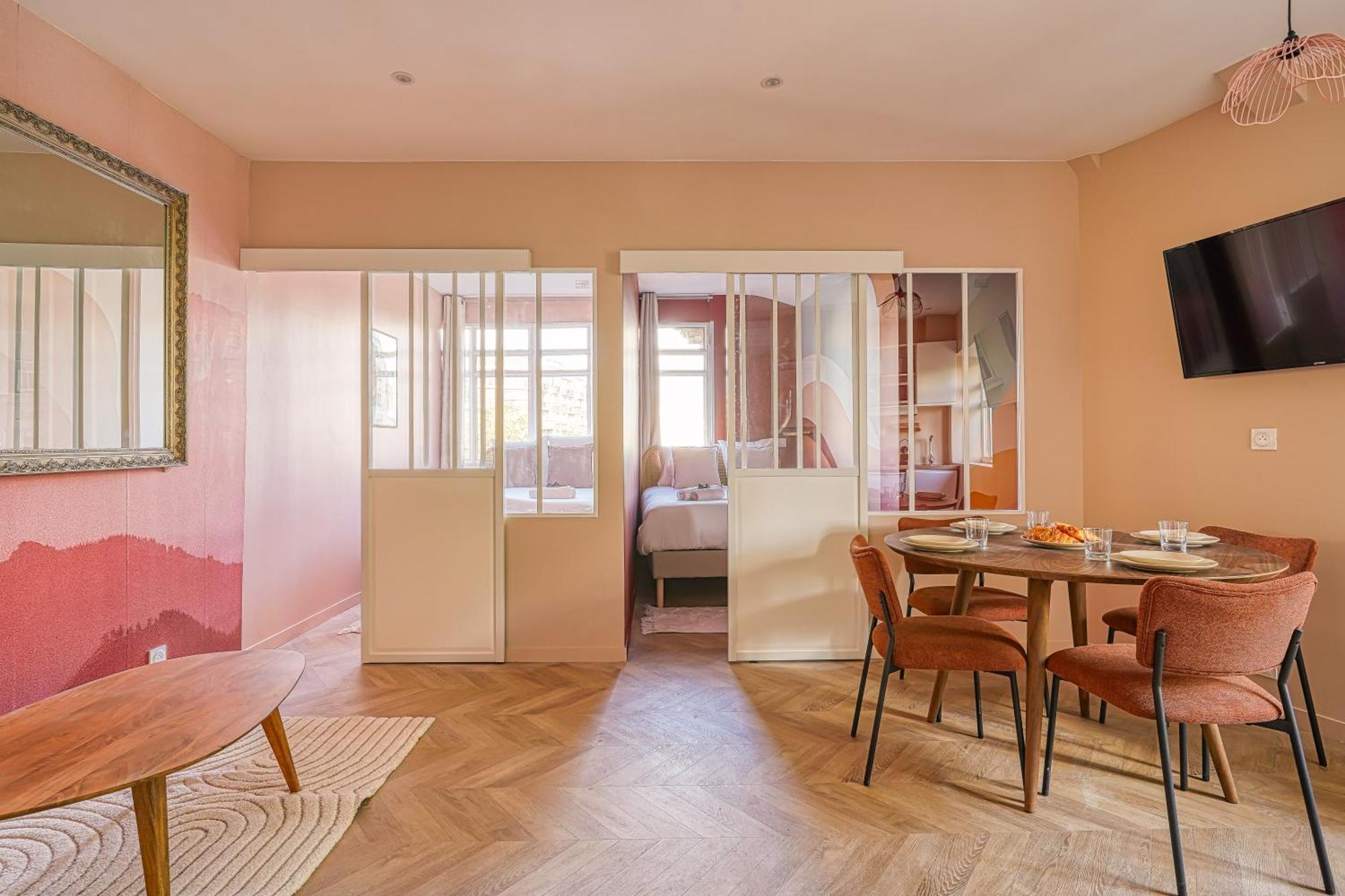 Bright 2 Bedrooms & Air Conditioning 17 * Parigi